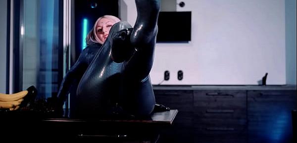 trendsLatex Rubber Fetish Free Porn Video Arya Grander